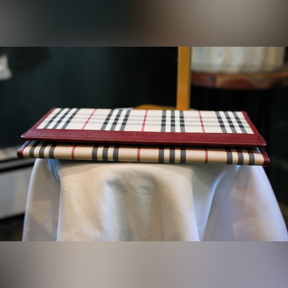 Burberry Check Continental Wallet - Picture 4 of 12